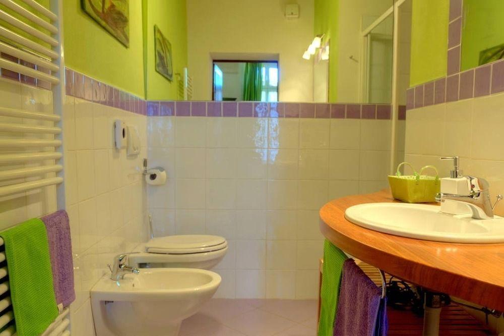 サルッツォ Domus Aurea Bed & Breakfast エクステリア 写真